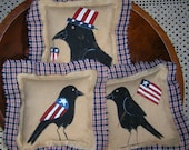 Primitive Tucks Patriotic Summer Crow Ornament Bowl Filler Ornies Americana Painted Red White Blue