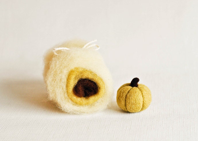 Felting Kit Extra - Wool to Make Additional Pumpkin in Sage Green - DIY Do It Yourself Nature Home Decor Natural Felt Gift Decoration