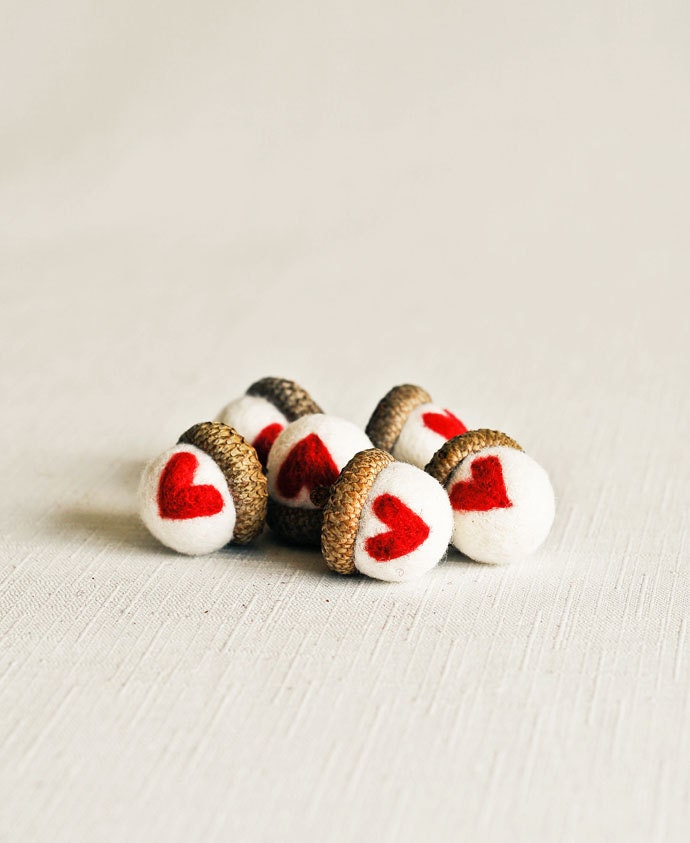 Hearts Needle Felted Large Acorns - Set of 6 - Woodland Nature Waldorf Inspired Home Decor All Natural Wool Felt Gift Decorations