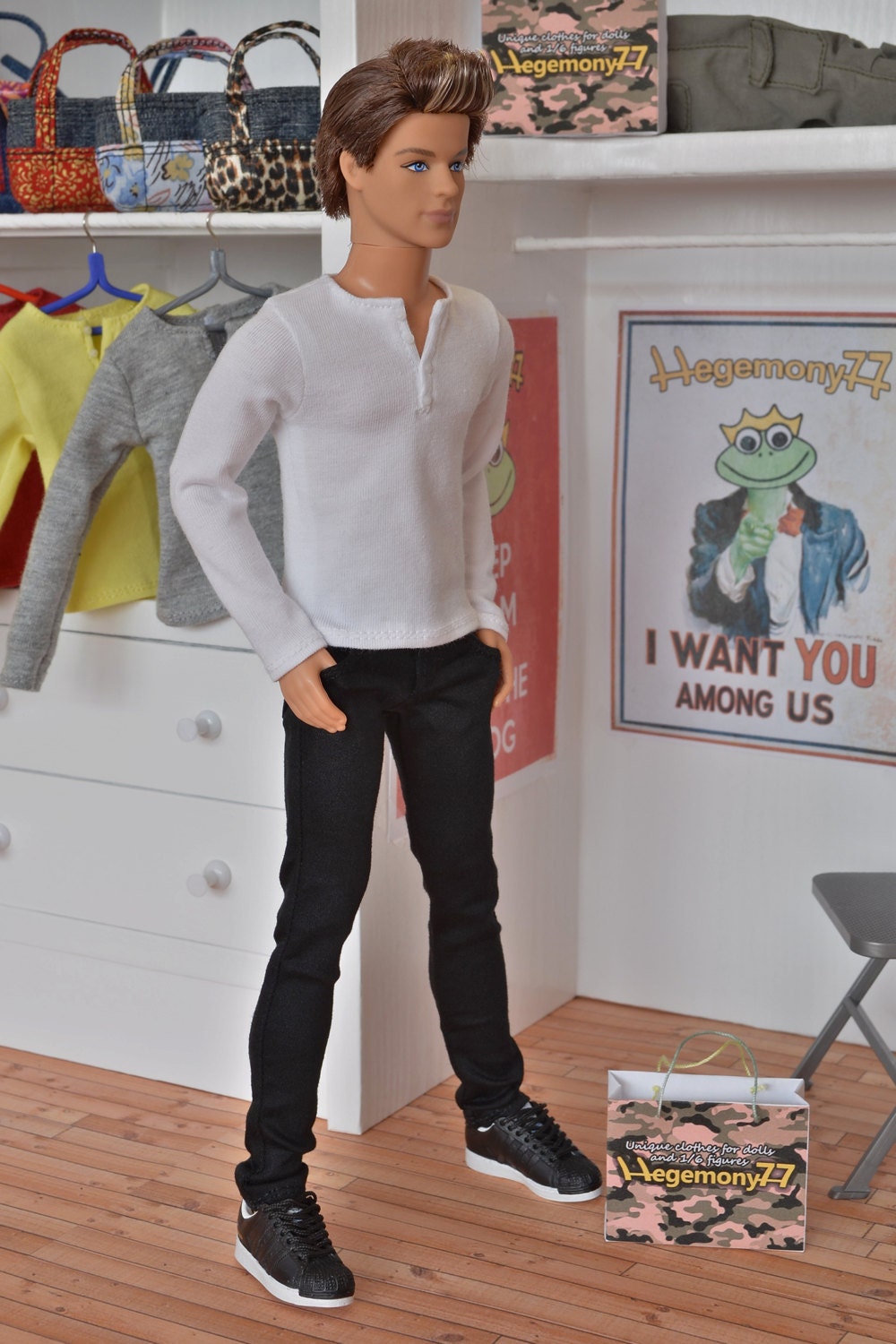 1/ 6 scale henley T shirt for Ken Fashion Royalty Homme Hot Toys Truetype size dolls and figures