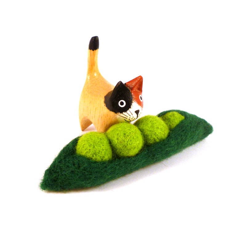 Green Pea Pod Catnip Cat Toy - Needle Felted Wool