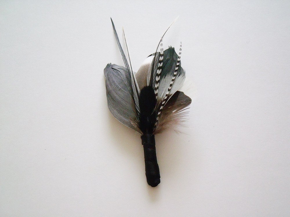 Rustic Wedding Boutonniere - Grey Feather Boutonniere - Groom's Boutineer - Grey and Black Feather Boutonniere