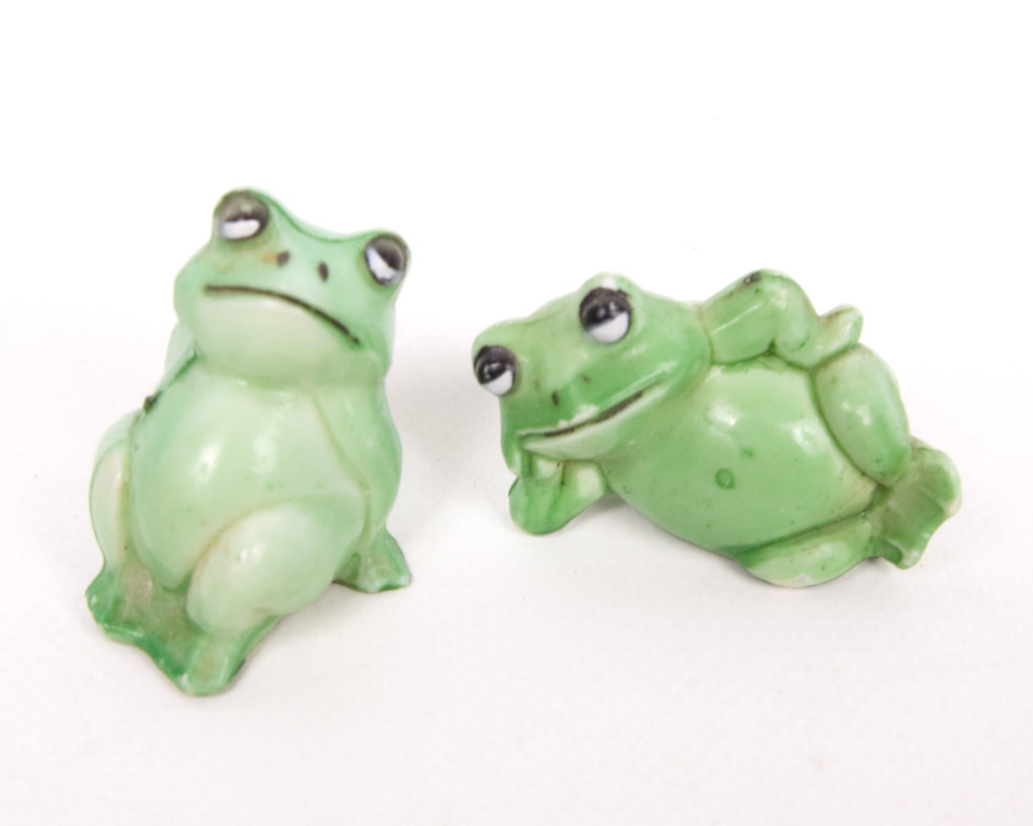 Vintage Green Frog Figurines Hard Plastic Resin Flower Pot Sitters Hong Kong Childs Room Decor