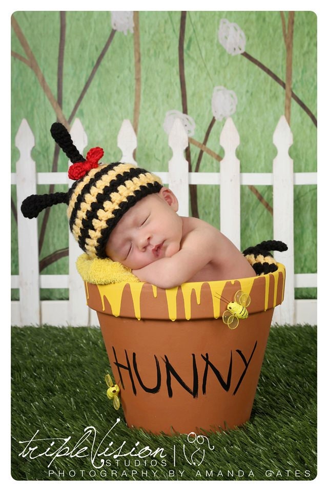 Bumble Bee Hat and Bottom Tushy Topper Cover  Crochet Set  Newborn Photo Prop
