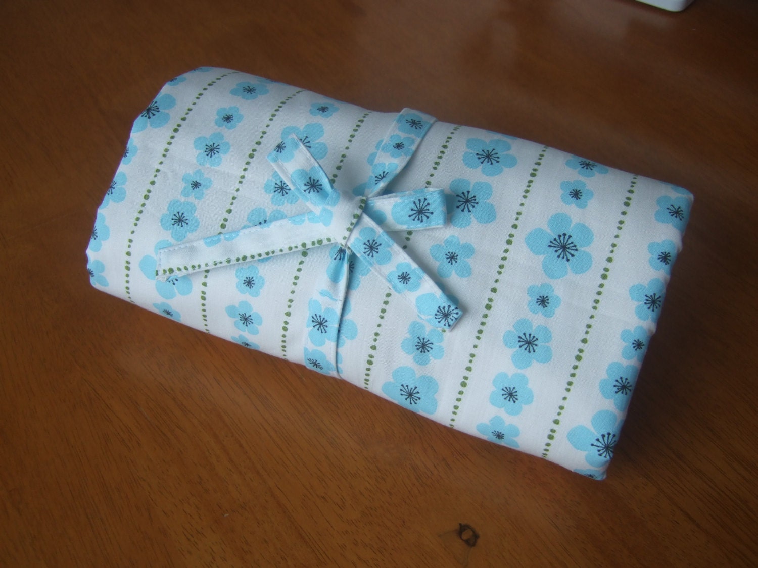 Organic Travel Changing Pad - On the Go - Organic Sherpa and Print -Aqua Daisy
