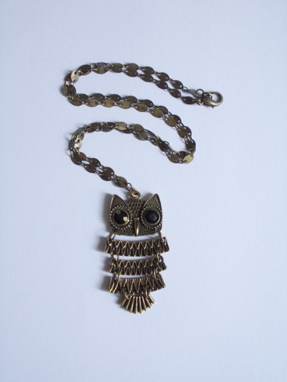 Owl necklace bronze tone.Chain with oval links. Vintage style owl.