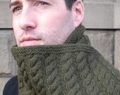 Cable Knit Scarf in Olive Green