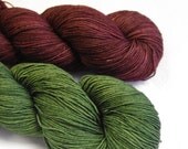 Bunty Mitts Knit Kit - Plumberry and Stem Green