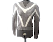 Cute 1980's princess sleeve Angora trim graphic V sweater - S nubby v-neck pullover Flashdance