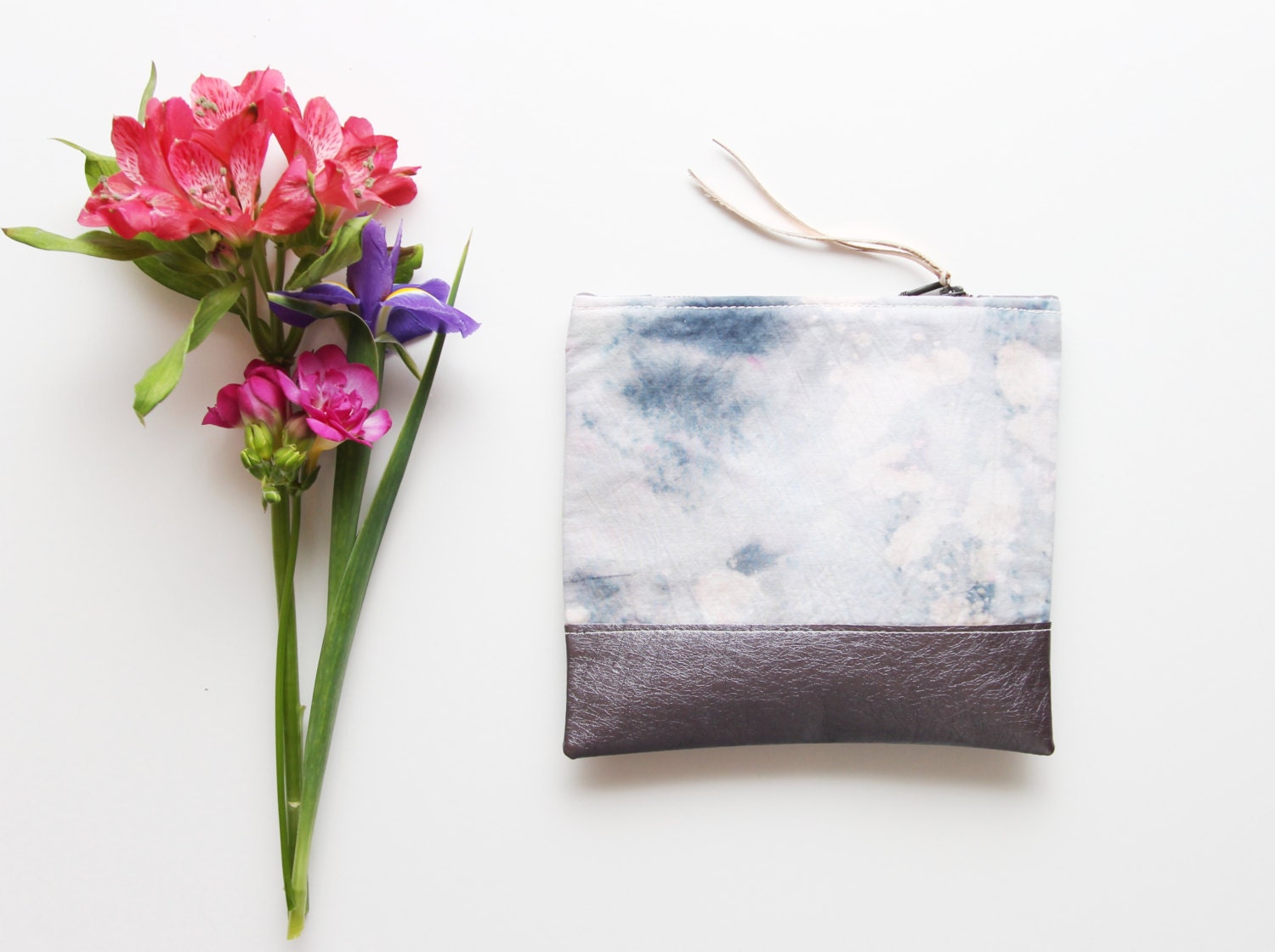 STORY/ Hand painted make up pouch