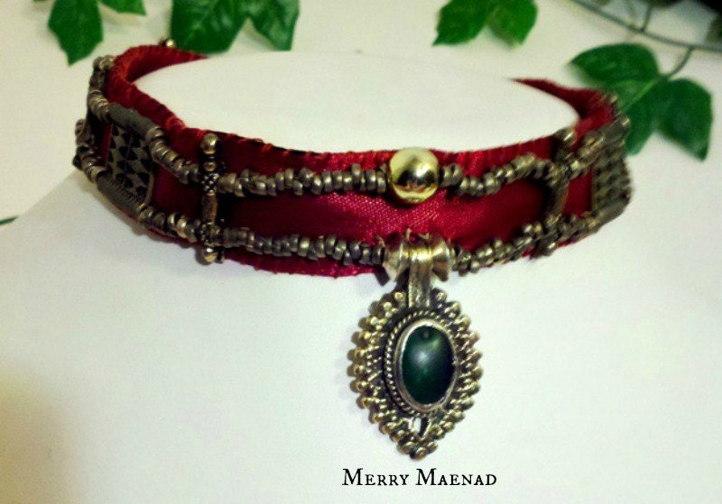 Tribal necklace with green Kuchi arrowhead. OOAK Ribbon choker with vintage metal. Belly dance ethnic jewelry