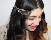 Pearl. beaded chain head piece in golden