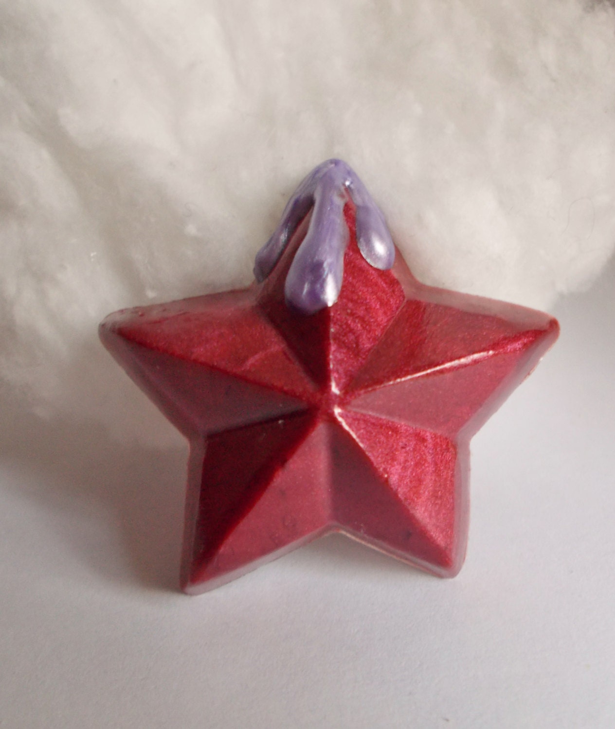 Drizzle Maroon Pin