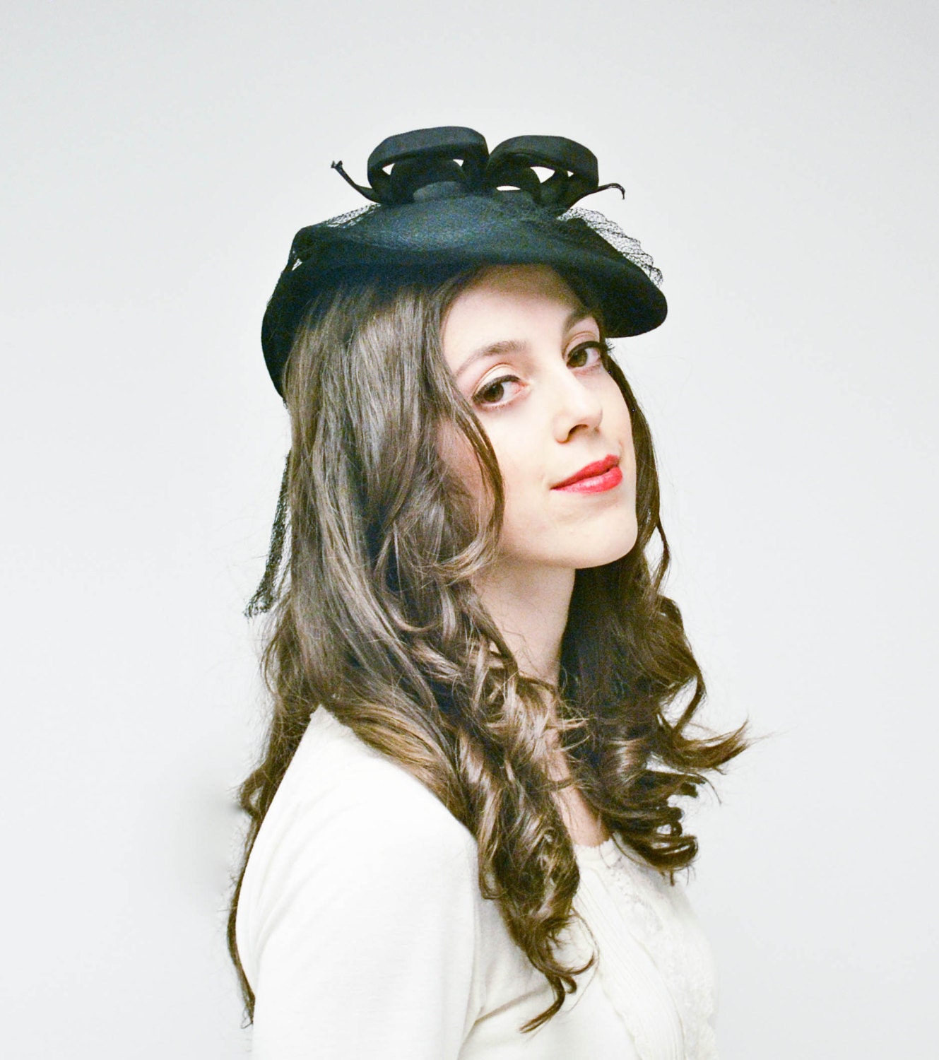 Tilt Hat: Vintage 1940s Hat, 40s Black Fascinator, Felt Hat with Ribbon Loops and Netting