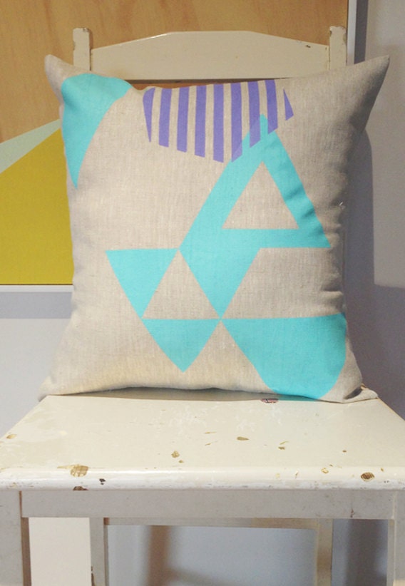 Sexy Hexy - Cover only - Wildly comfortably throw cushion in Pop blue and violet for your home.