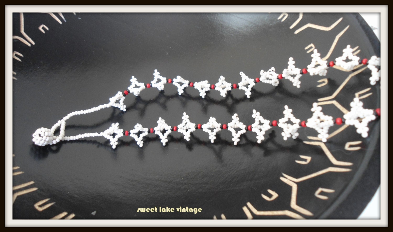 Snow white beaded vintage necklace- jewelry 60s- gift for her- hippy- white fashion wear- geometric jewelry