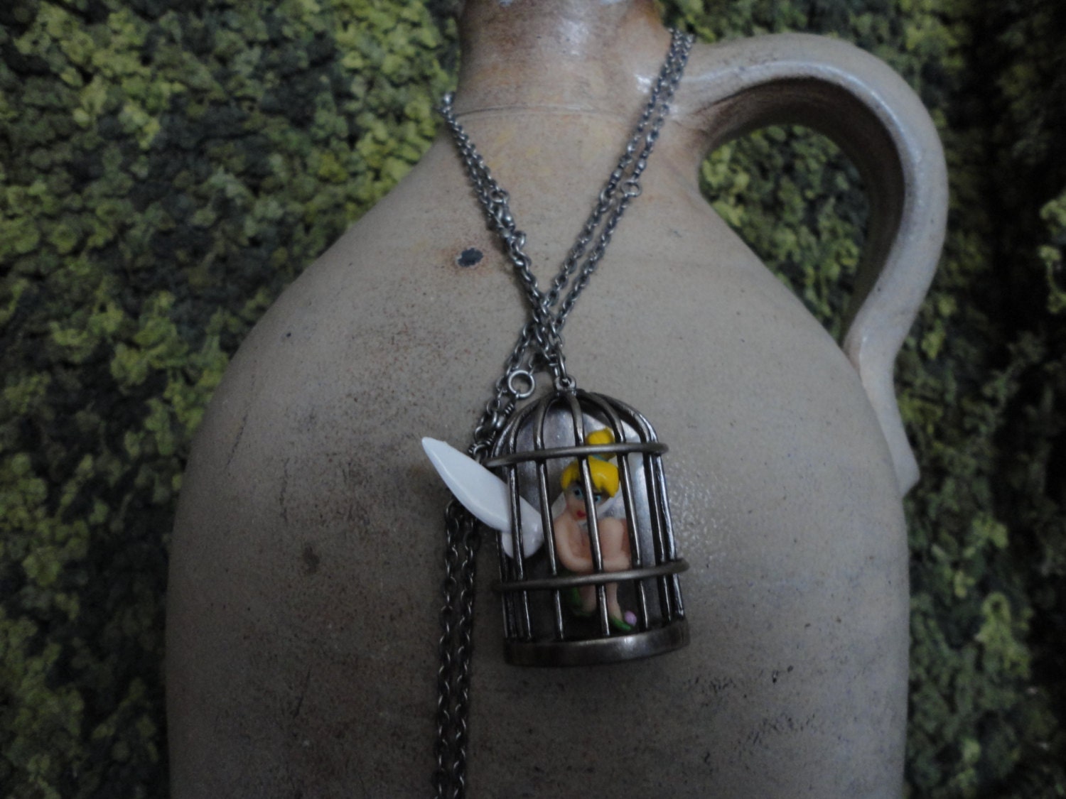 Trapped Tinkerbell NEVERLAND Disney Peter Pan necklace faith trust pixie dust