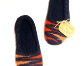 Handmade Woollen Felt Slippers Size UK 6  US 8.5  EU 39 from sheep wool with leather soles black