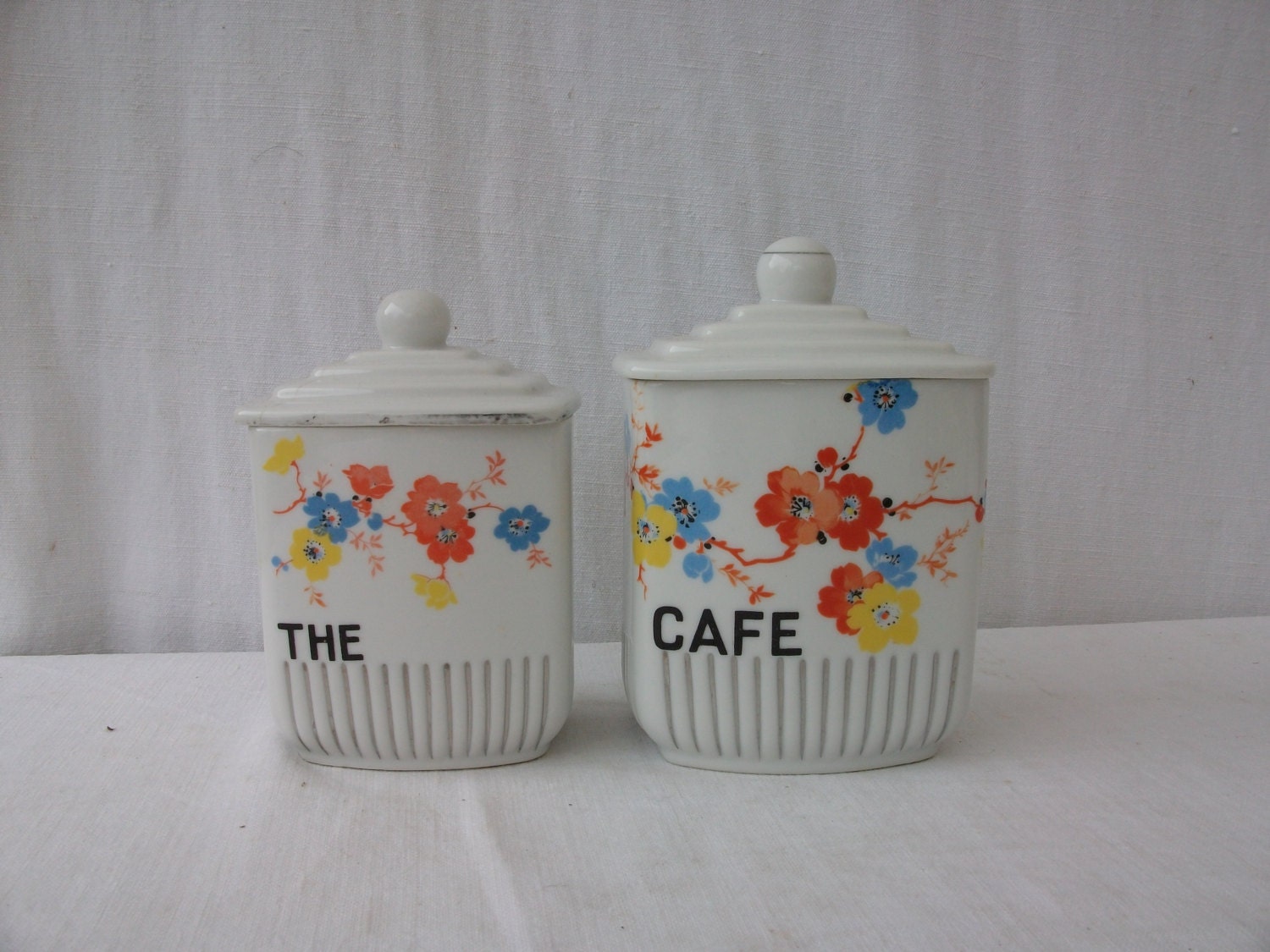 Thé and Café Vintage Ceramic Storage Containers - Brightly Decorated - Tea and Coffee