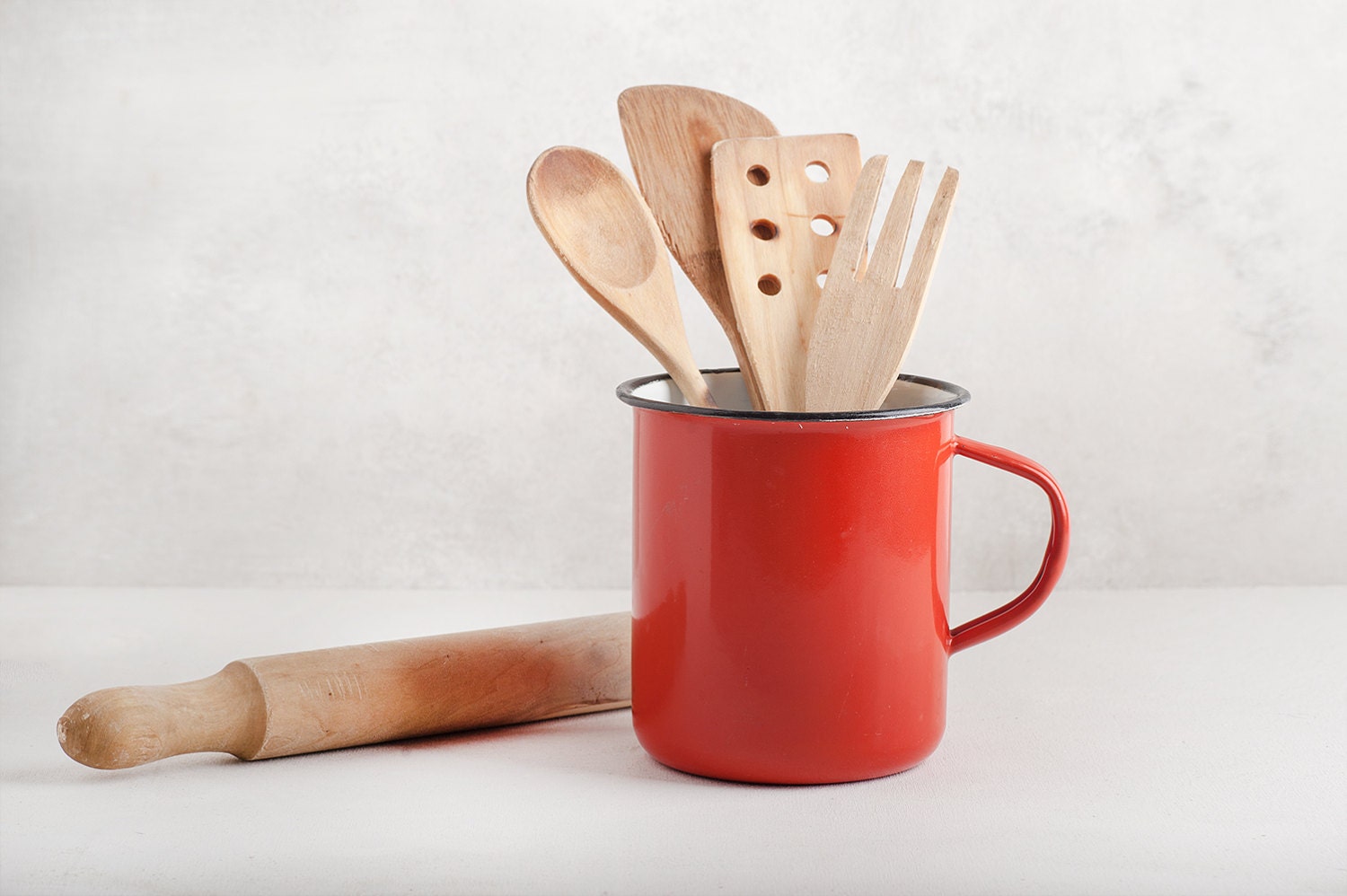 Vintage Red Pitcher Cup With a Black Rim. Poppy Hot Red Enamelware. Farmhouse Rustic style, Classic, Shabby Chic - Kitchen Serving