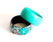 2 Mint Bangles, Grey and Green Floral Wood Bracelet, Daisy Flowers, Summer Jewelry, Teenage Gift, Set of 2