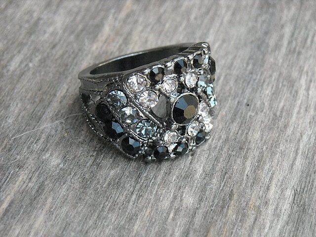 Vintage Ring, Vintage Gothic Ring, Vintage Goth, Vintage Diamond Ring, Vintage Jewel Ring, Black Ring, Gunmetal Ring, Size 7, 1990s, 90s,
