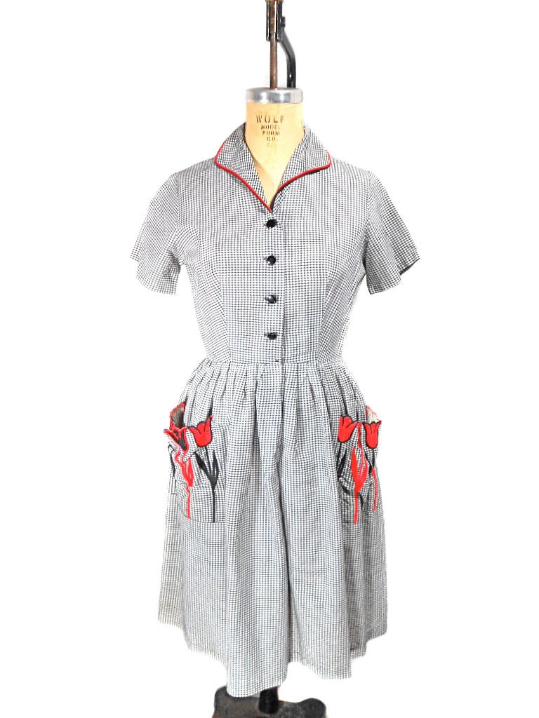 1960s Checkered Tulip Shirtwaist Dress by Royal Miss Fashions - Mad Men - Floral Dress - Dress with Pockets - Size 14