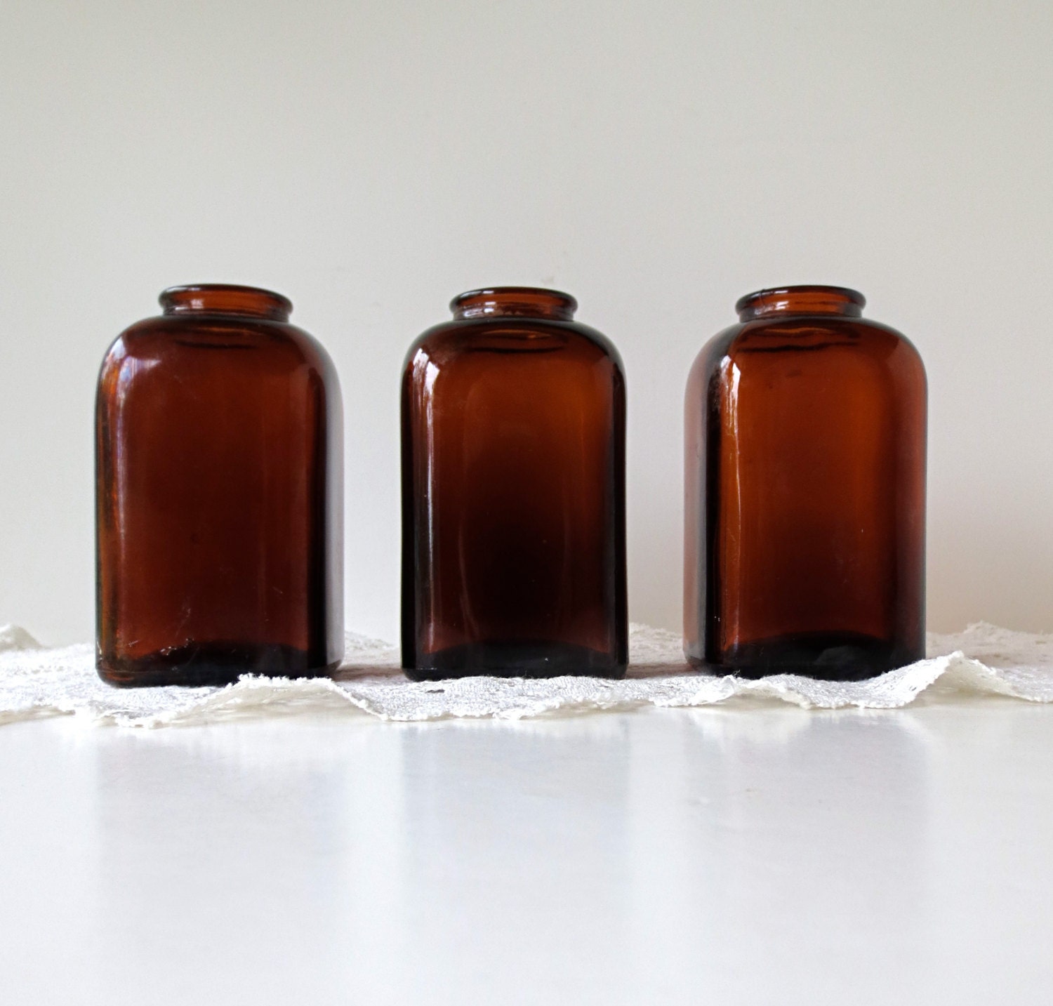 Vintage Brown Glass Snuff Jars / Set of Three / Apothecary / Spice Bottles