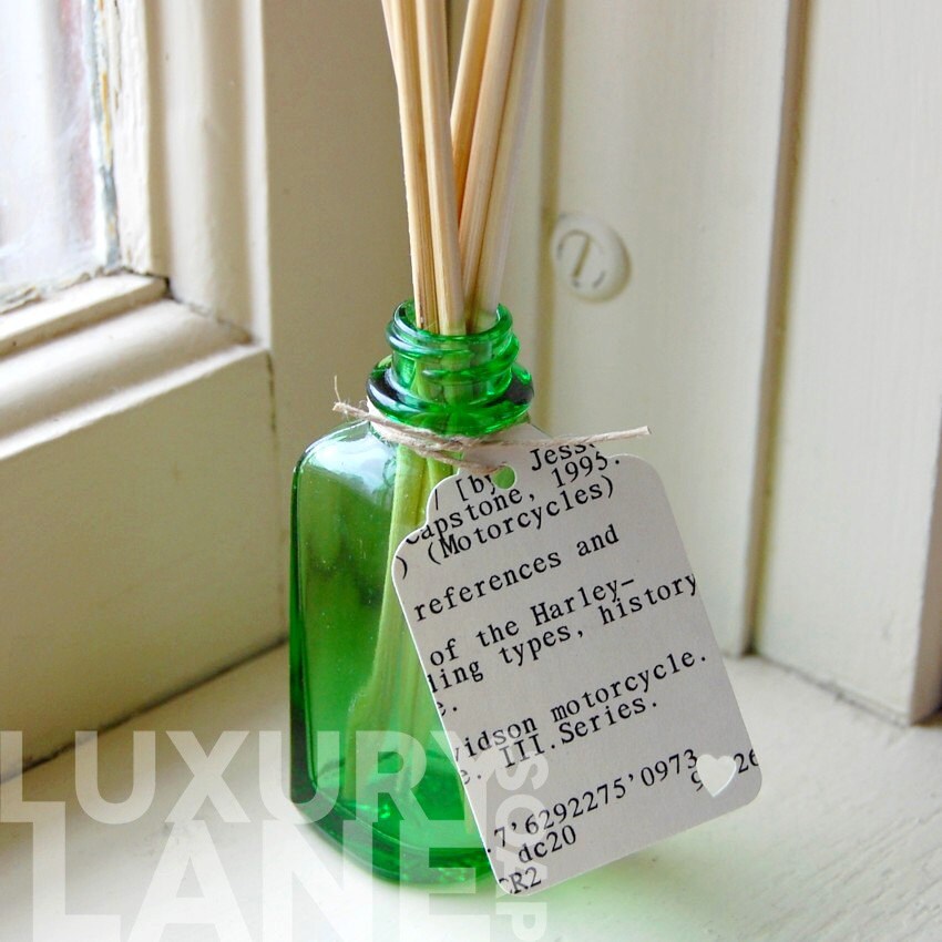 Cinnamon Roll - Reed Diffuser Set  with Antique Green Glass