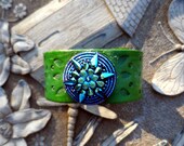 Textured Emerald Green Leather Glass Button Cuff Wristband Bracelet