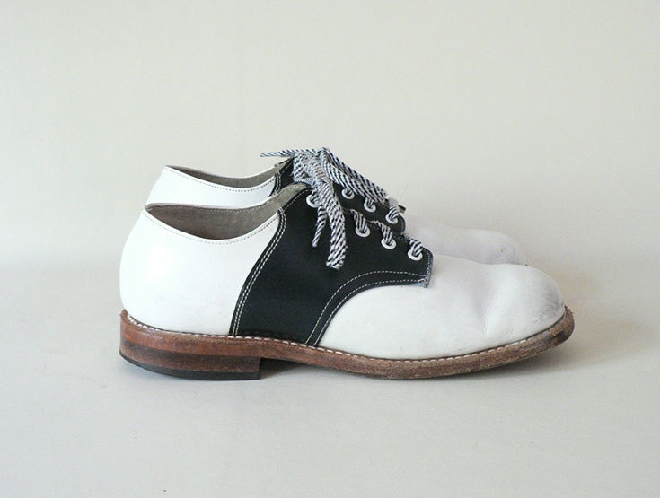 Childs Size 2.5 Wide Vintage Saddle Shoes