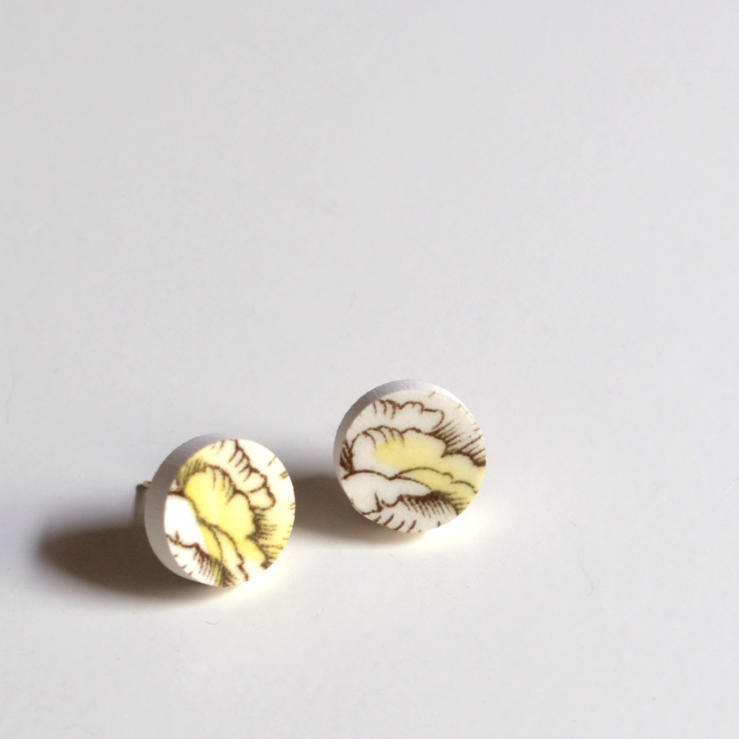 Simple Circle Broken Plate Stud Earring - Yellow Rose - Recycled China