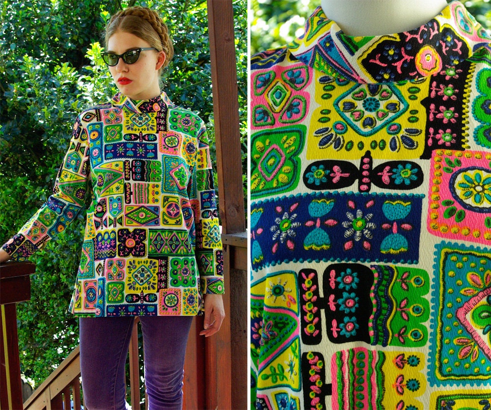 FLOWER Box 1960's 70's Vintage Hot Pink Yellow and GREEN MOD Barkcloth Tunic Blouse with Long Sleeves size Medium
