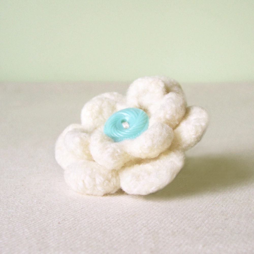 Pin - Felted Flower Brooch in White, size small