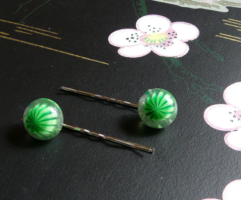 green jello bobbypins - vintage plastic