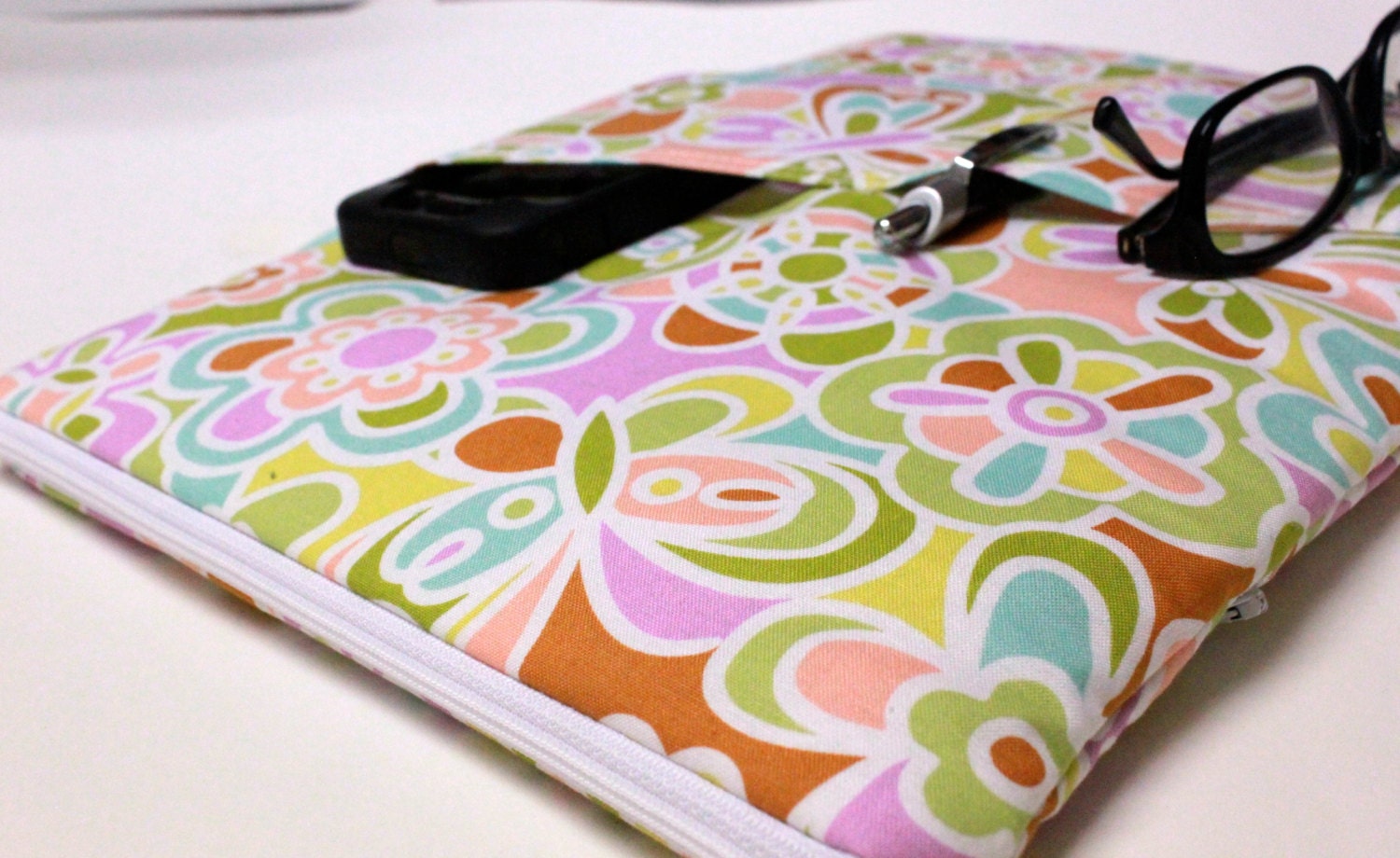 Pretty Women's MacBook Pro 13 or 15 Inch Case Laptop Cover Zipper Outer Pocket Handmade Padded Sleeve - Pastel Flowers