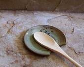 Desert Moss Green Handmade Stoneware Ceramic Pottery Spoon Rest - Vines