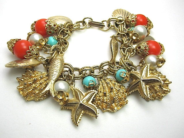 Vintage 1960s Chunky Ocean Beach Themed Charm Bracelet