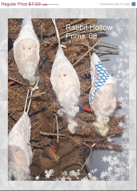 CustomerAppreciation Sale Primitive Santa Quilted Ornies