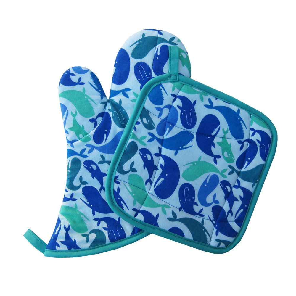 Whales Oven Mitt and Pot Holder Set