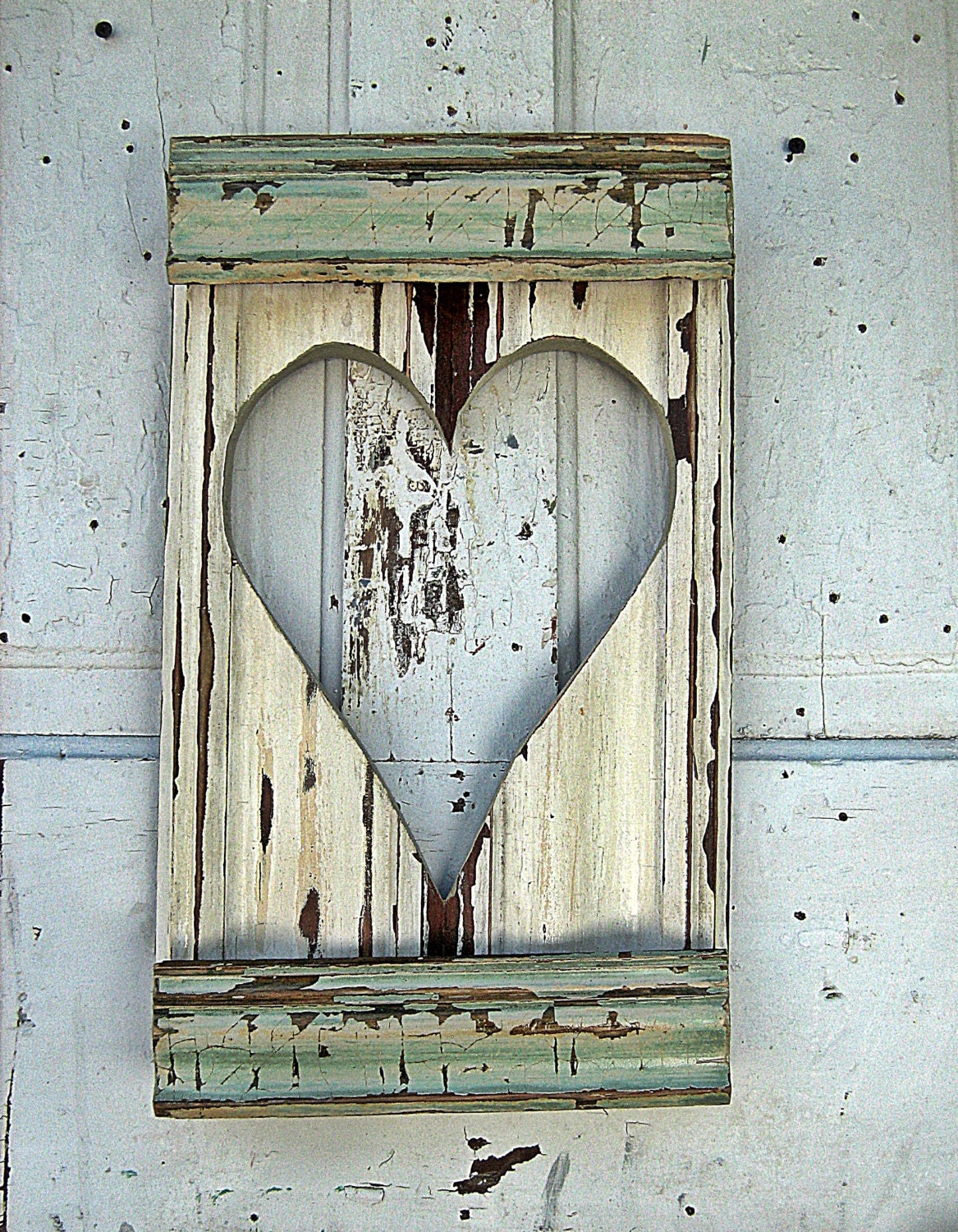Reclaimed Wood Art, Salvaged Wood Wall Heart, Distressed Wood Heart, Chippy Paint.