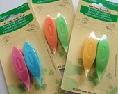 Plastic tatting shuttles