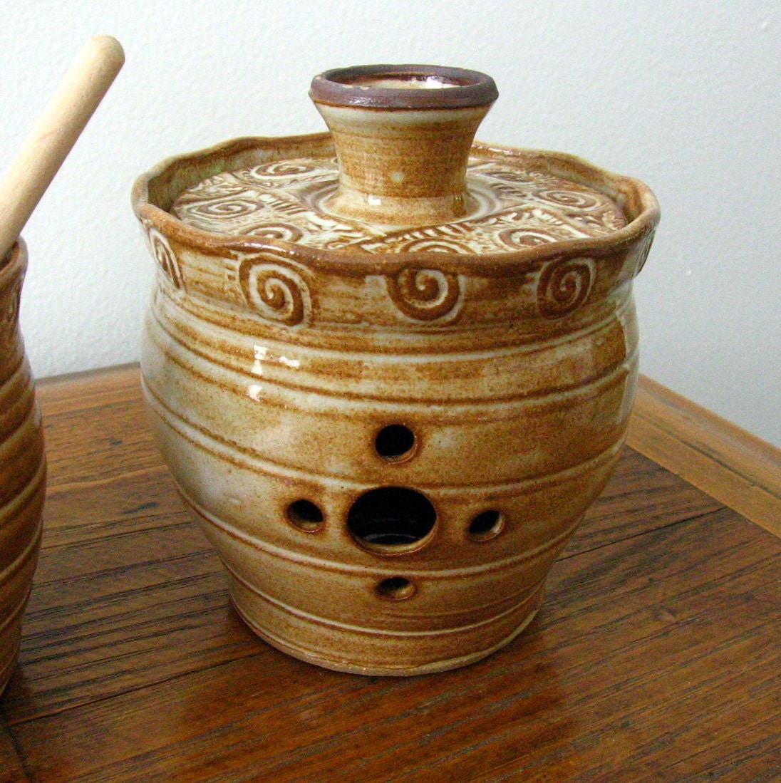 Garlic Keeper Pot