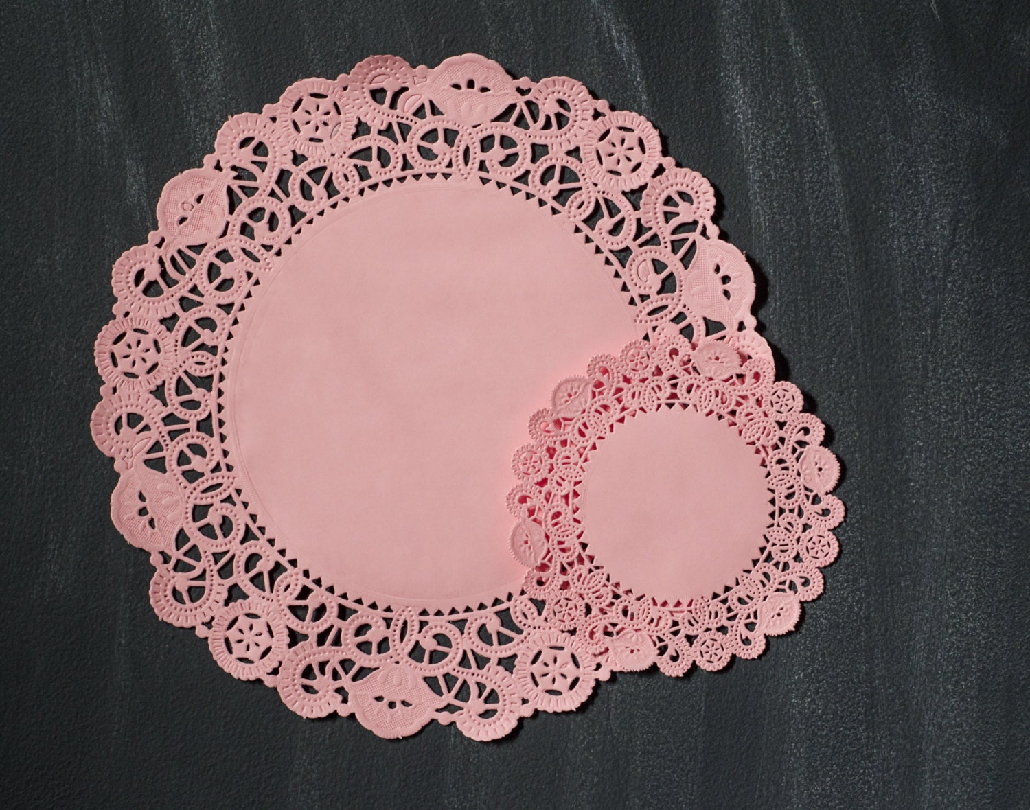 50 light pink 10" circle paper doilies