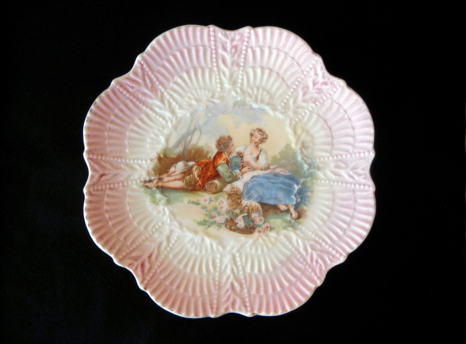 Vintage Romantic Couple Plate