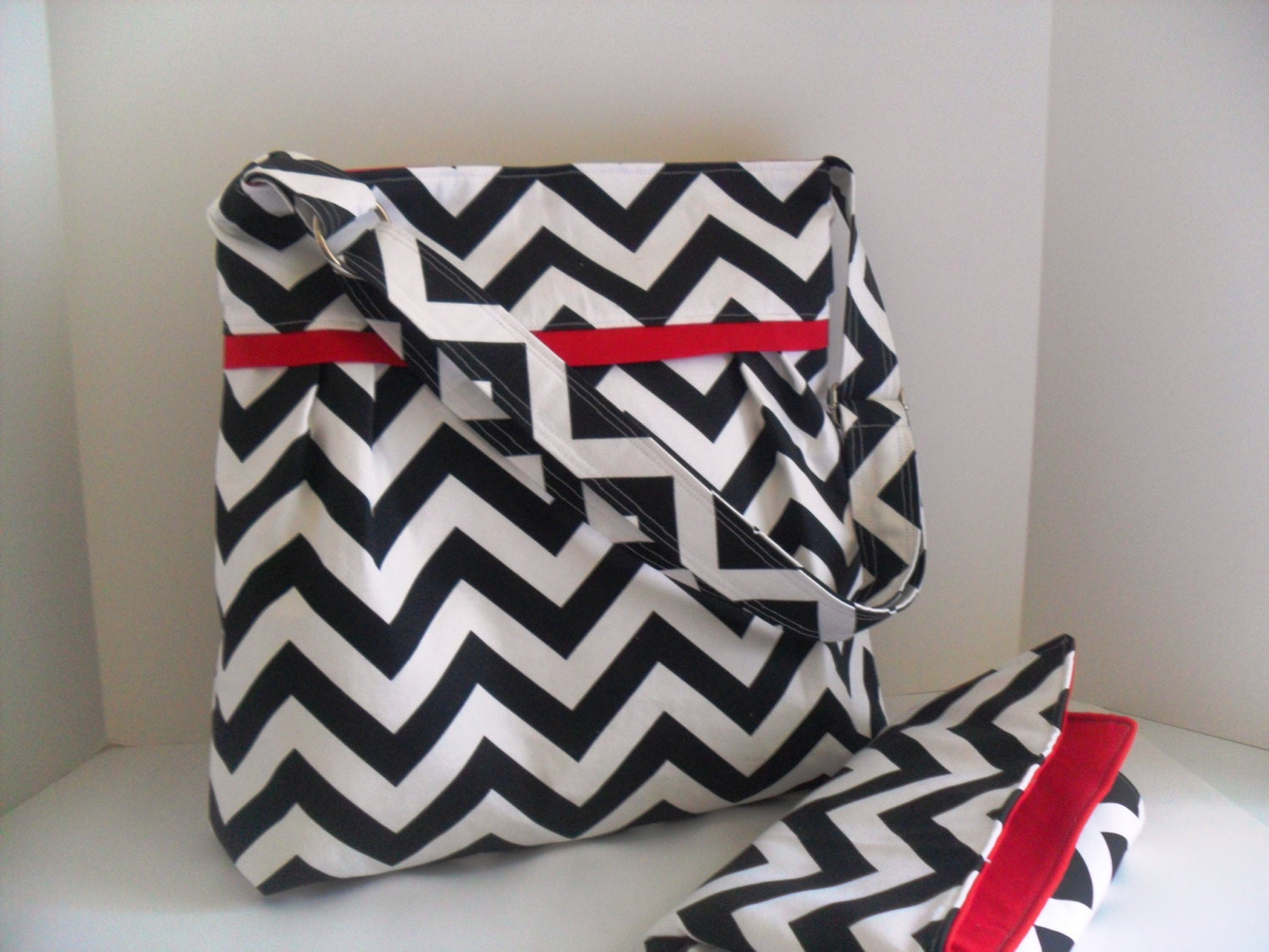 Large Diaper Bag Set Made of Black Chevron Fabric iand Red Fabrics - Adjustable Strap