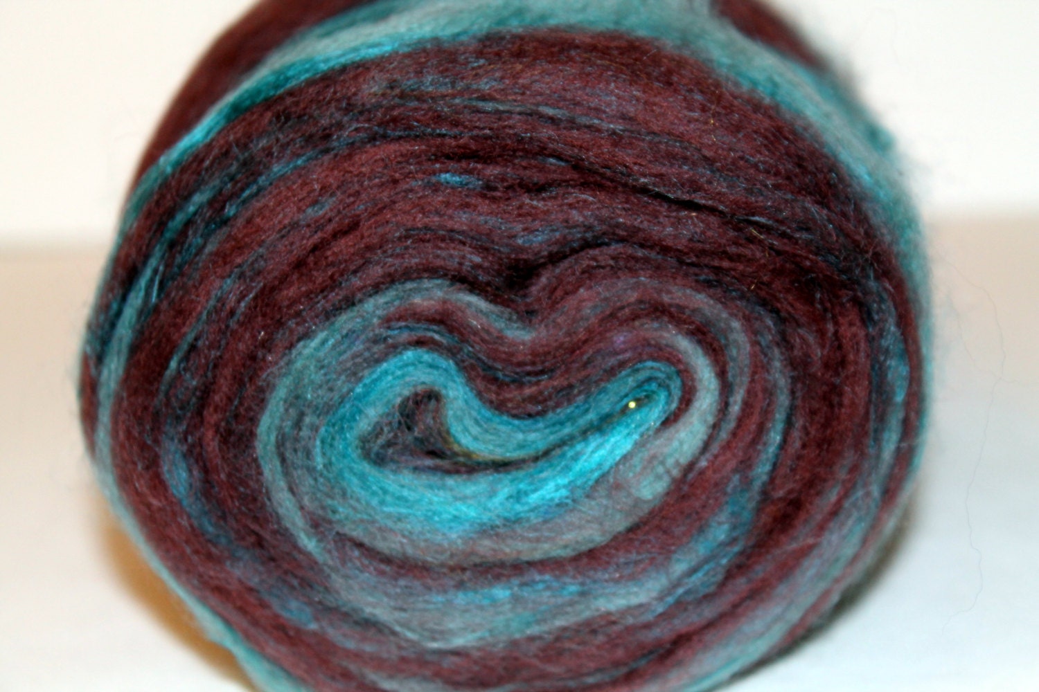 Center pull roving. Cool Mint. Merino/bamboo. 4.4oz. SALE