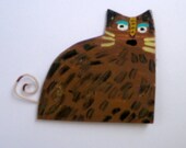 Painted brown cat pin