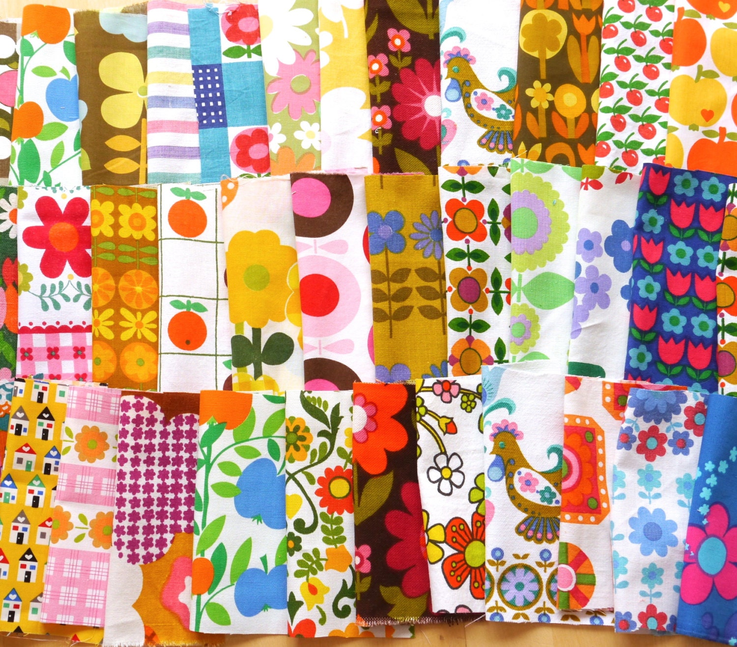 36 patchwork vintage 60s 70s fabric squares for mini quilt from Jane Foster Dekoplus, Scandi fabric, flower power, birds, Habitat etc..
