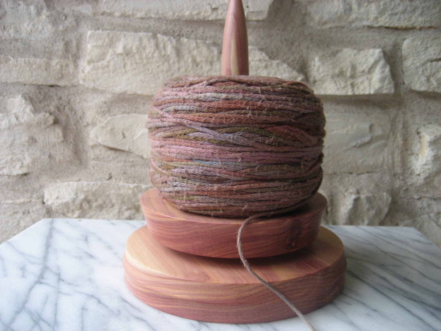 Knit Spinner (Aromatic Cedar)